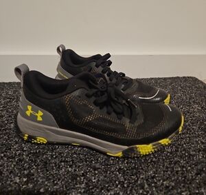 Under Armour Kids' Black and Yellow Sneakers